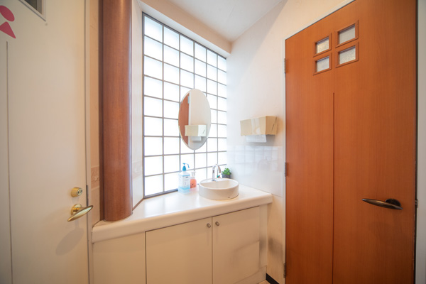 パウダールーム